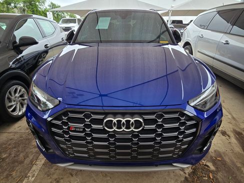 Used 2022 Audi SQ5 Premium Plus w/ Premium Plus Package AWD/4WD image 2