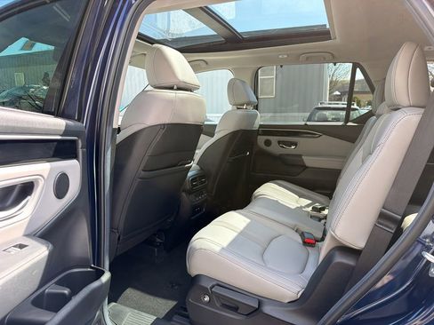 Certified 2025 Honda Pilot Touring image 19
