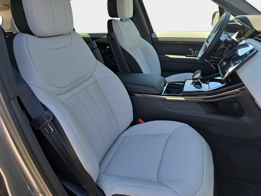 New 2025 Land Rover Range Rover Sport Dynamic SE AWD/4WD image 10