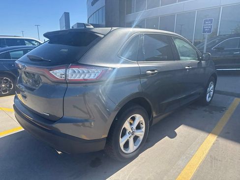 Used 2017 Ford Edge SE FWD image 3