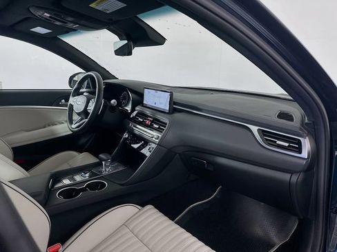 Certified 2025 Genesis G70 2.5T w/ Sport Prestige Package image 31