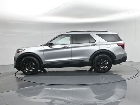 Used 2023 Ford Explorer ST-Line w/ Class IV Trailer Tow Package image 33