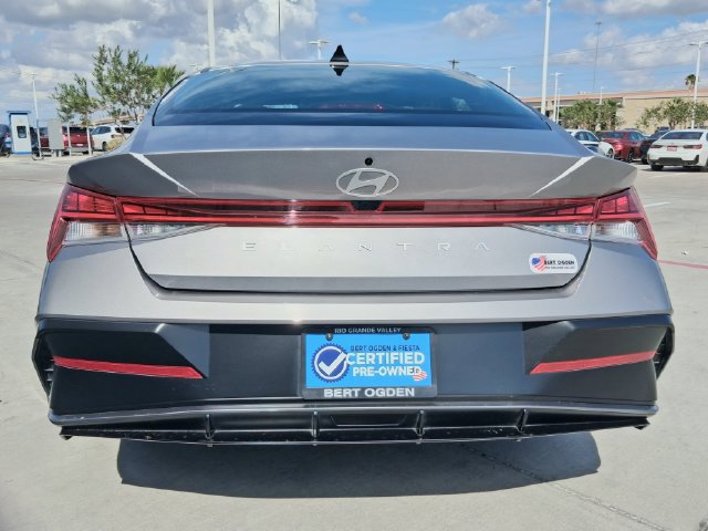 Used 2025 Hyundai Elantra SEL FWD image 6