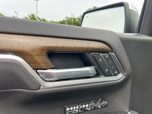 New 2026 Chevrolet Silverado 1500 High Country w/ High Country Premium Package AWD/4WD image 12