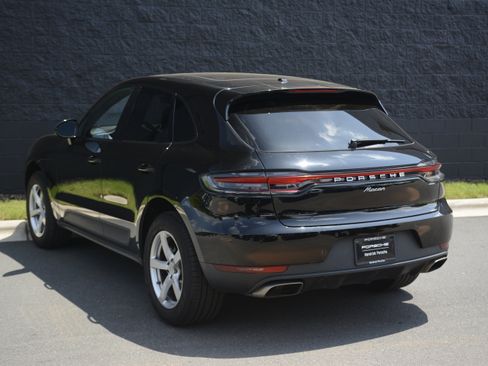 Certified 2019 Porsche Macan AWD/4WD image 3