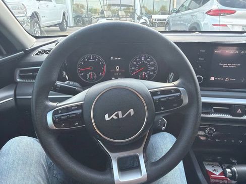 Used 2022 Kia K5 LX FWD image 10