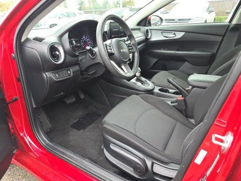 Used 2024 Kia Forte LXS image 17