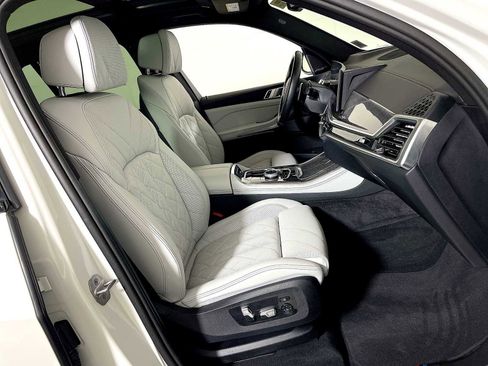 Used 2025 BMW X5 M60i w/ Executive Package image 23