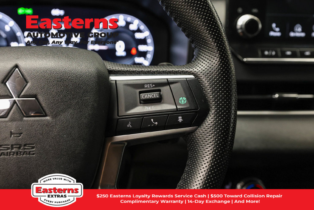 Used 2023 Mitsubishi Outlander SE AWD/4WD image 17