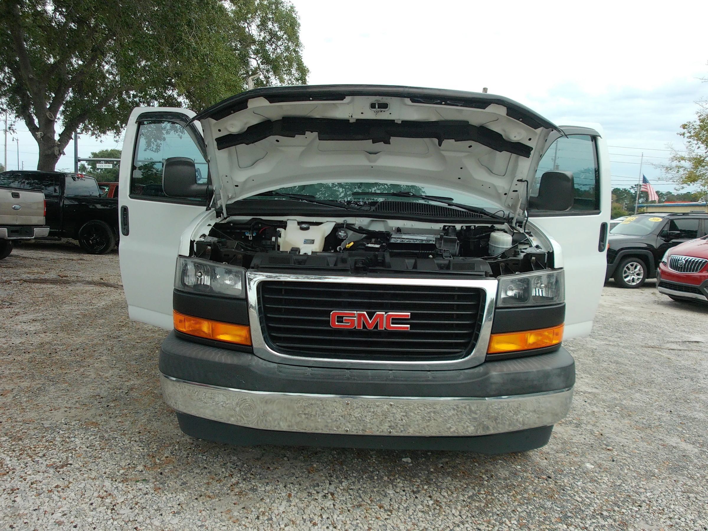 Used 2020 GMC Savana 2500 w/ Driver Convenience Package RWD image 39
