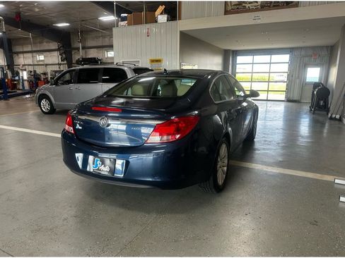 Used 2011 Buick Regal CXL image 7