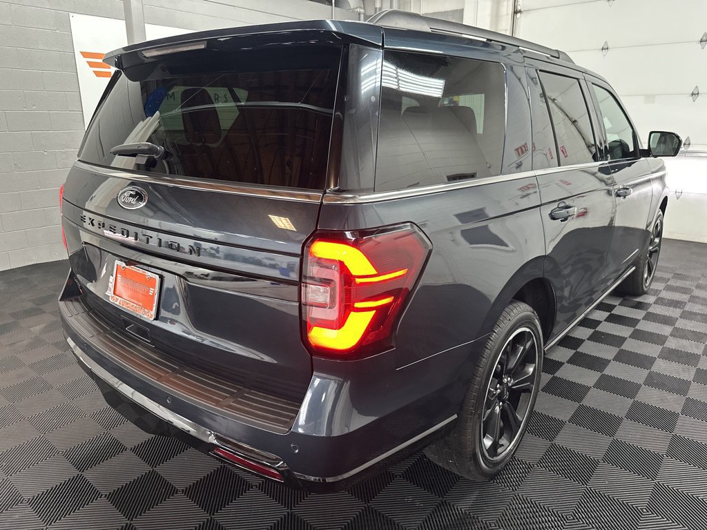 Used 2024 Ford Expedition Limited AWD/4WD image 9