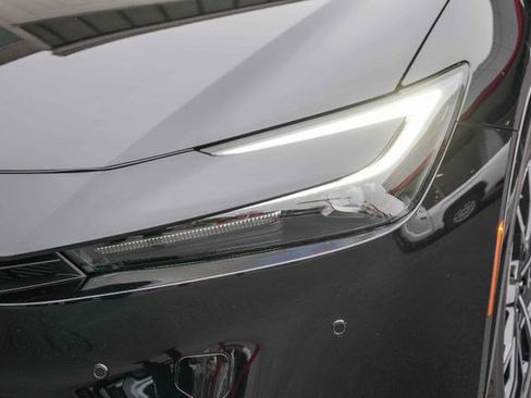 New 2026 Toyota Prius Plug-In Hybrid FWD image 5