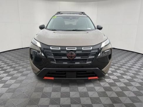 Used 2025 Nissan Rogue SV AWD/4WD image 14