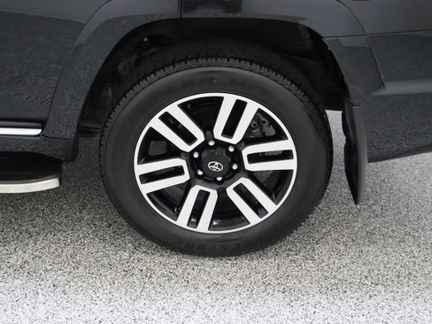 Used 2024 Toyota 4Runner Limited RWD image 10