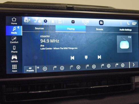 Used 2024 Jeep Wrangler Unlimited w/ Convenience Group image 7