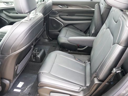 New 2026 Jeep Grand Cherokee L Limited image 17