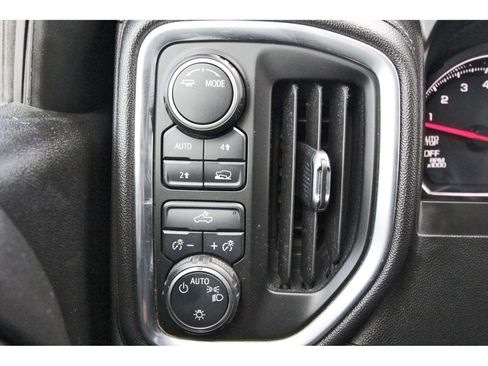Used 2021 Chevrolet Silverado 1500 LT AWD/4WD image 23