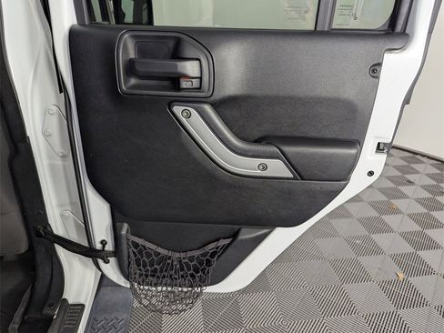 Used 2017 Jeep Wrangler Unlimited Sahara w/ Dual Top Group image 30