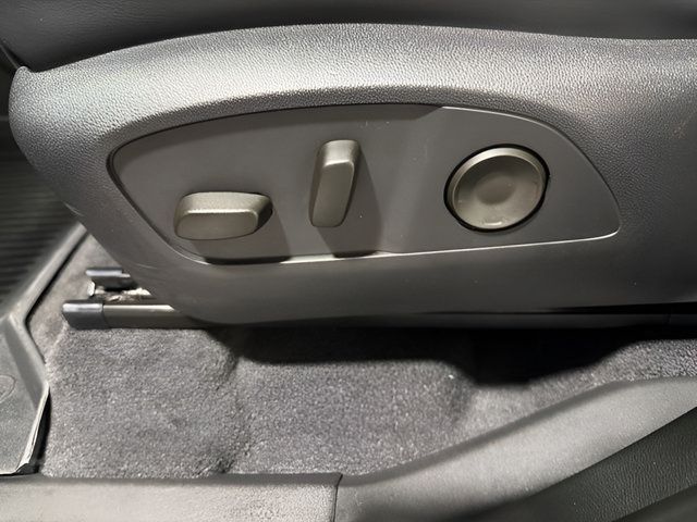 Used 2026 Buick Enclave Sport Touring w/ Power Package FWD image 13