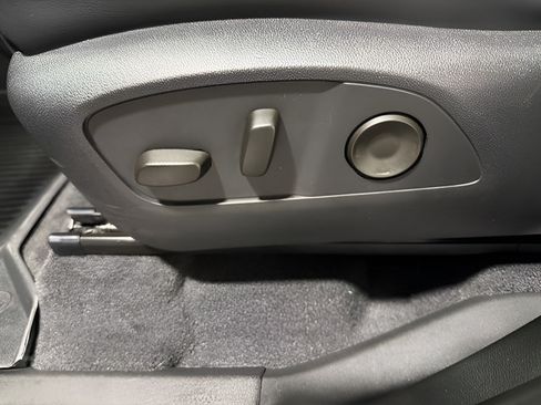 Used 2026 Buick Enclave Sport Touring w/ Power Package FWD image 13