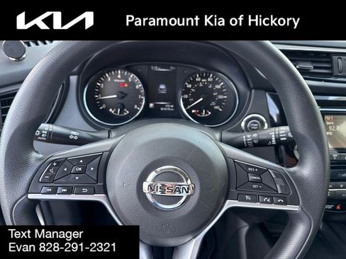 Used 2017 Nissan Rogue Sport SV FWD image 30