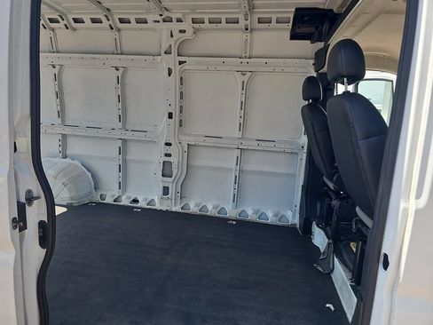 Used 2025 RAM ProMaster 2500 w/ Convenience Group FWD image 11