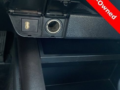 Used 2024 Toyota Camry SE image 30