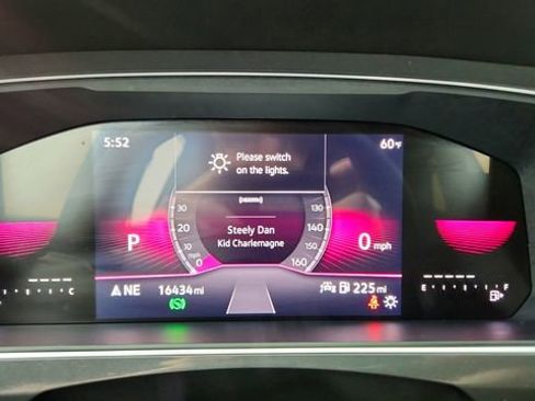 Used 2023 Volkswagen Tiguan SE R-Line image 41