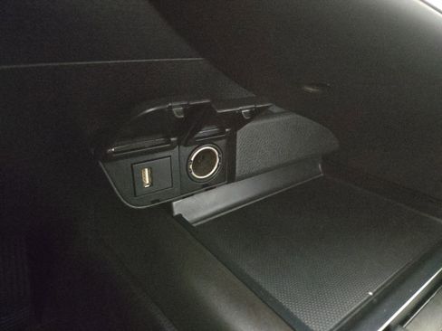 Used 2024 Toyota Camry SE image 25