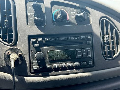 Used 2007 Ford E-450 and Econoline 450 RWD image 14