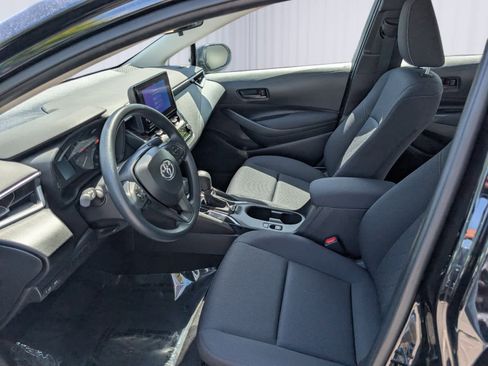 Used 2025 Toyota Corolla LE w/ LE Premium Package FWD image 12