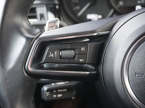 Used 2022 Porsche Macan image 46