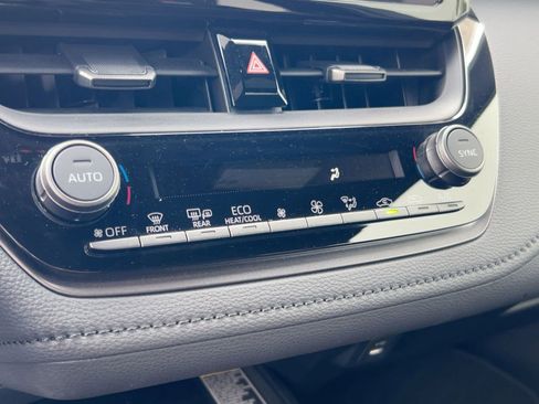 Used 2025 Toyota Corolla Premium Plus image 24