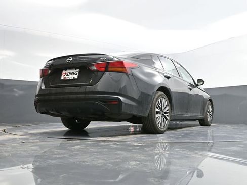 Used 2024 Nissan Altima 2.5 SV image 50