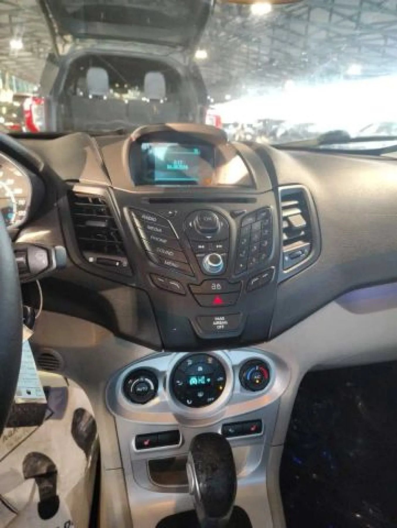 Used 2015 Ford Fiesta SE w/ Comfort Package FWD image 10