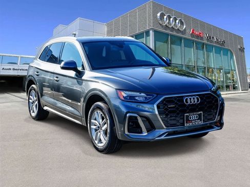 Used 2023 Audi Q5 2.0T Premium w/ Convenience Package image 5
