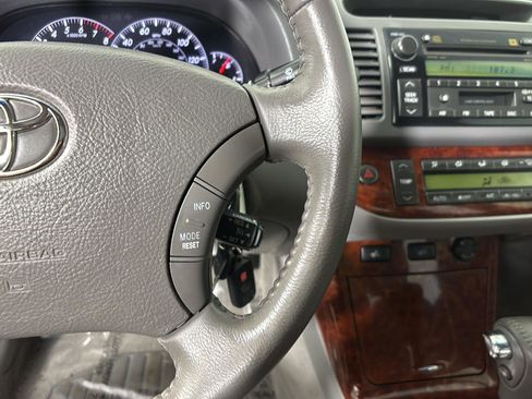 Used 2006 Toyota Camry XLE FWD image 30