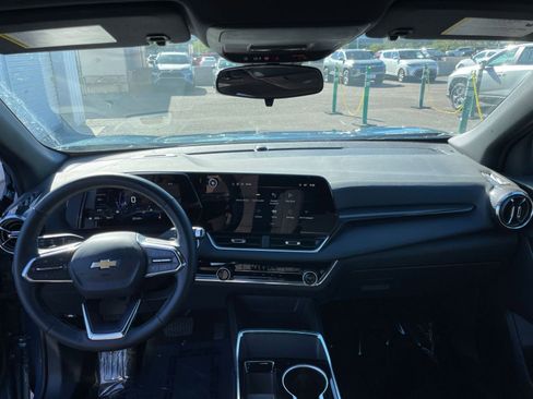 Used 2025 Chevrolet Equinox LT image 32