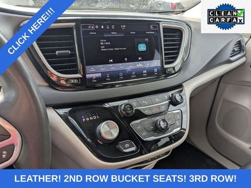 Used 2022 Chrysler Pacifica Touring-L image 17