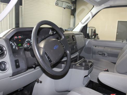 Used 2011 Ford E-250 and Econoline 250 Van 3D w/ PWR Group image 6