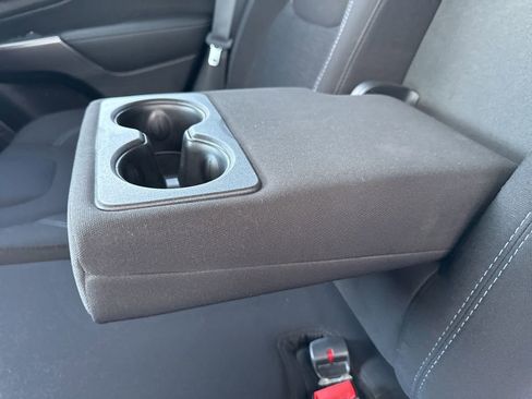 Used 2021 Jeep Cherokee Latitude FWD image 14