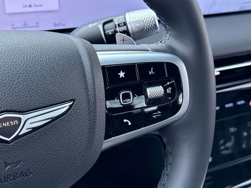 Used 2025 Genesis G80 2.5T image 15