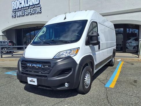 Used 2025 RAM ProMaster 2500 w/ Convenience Group FWD image 3