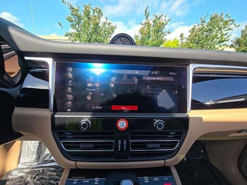 Used 2023 Porsche Macan Turbo image 7