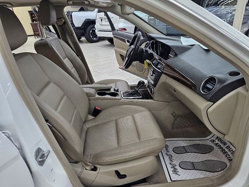 Used 2013 Mercedes-Benz C 300 Sport image 20