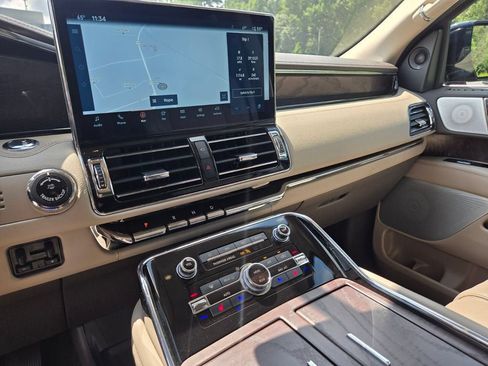 Used 2024 Lincoln Navigator Reserve AWD/4WD image 25