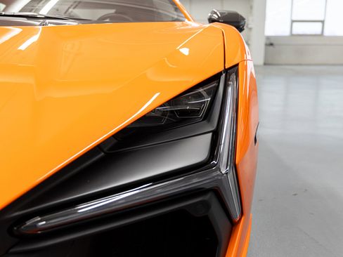 Used 2026 Lamborghini Revuelto image 25