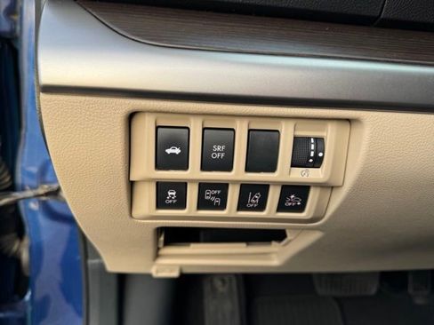 Used 2017 Subaru Legacy 3.6R Limited image 28