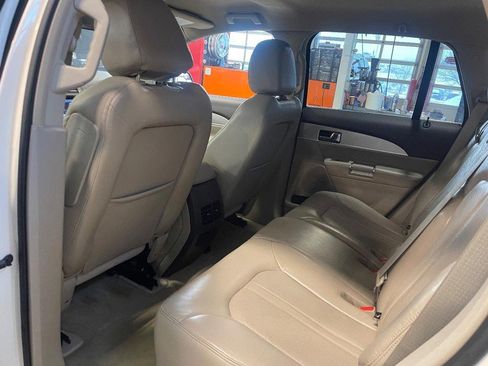 Used 2013 Lincoln MKX AWD image 15